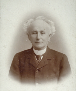 842403 Portret van mr. E.H. s’Jacob (1827-1912), commissaris des konings in de provincie Utrecht tussen 1 mei 1882 en 1 ...